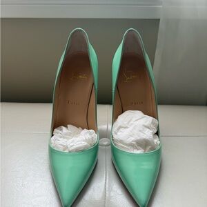 Christian Louboutin So Kate Opal